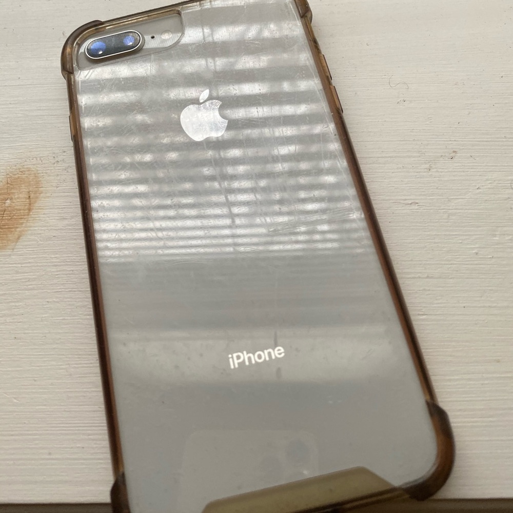 iPhone 8 Plus - Picture 2 of 5